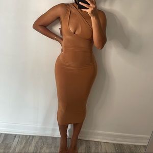 NW BODYCON TAUPE MIDI DRESS